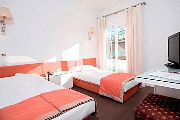 UR Portofino Hotel, Ciudad Jardín twin bedroom