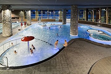 image of the val d'isere indoor swimming pool