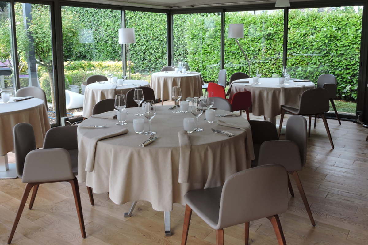La Cape Restaurant, Bordeaux Area interior