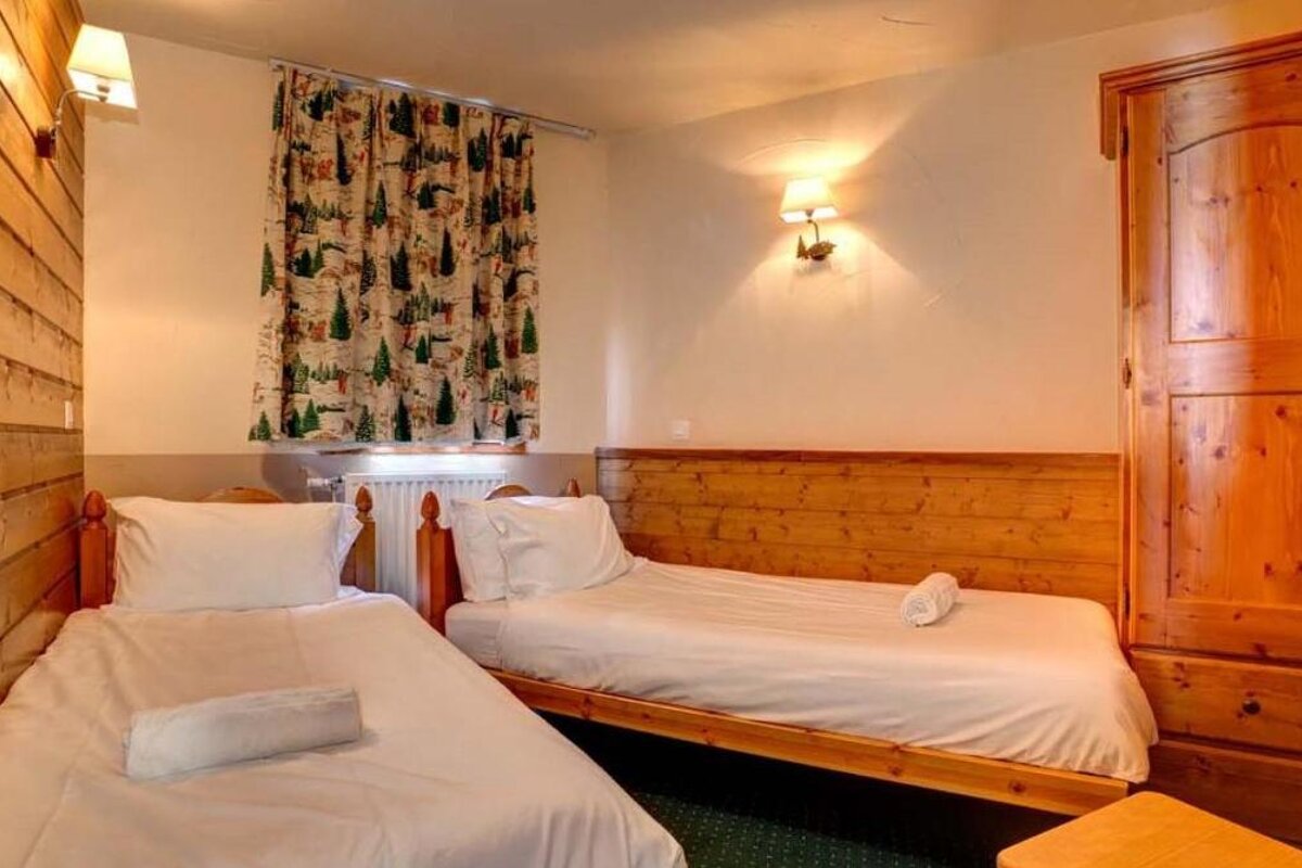 Aries Chalet, Val Thorens twin room 