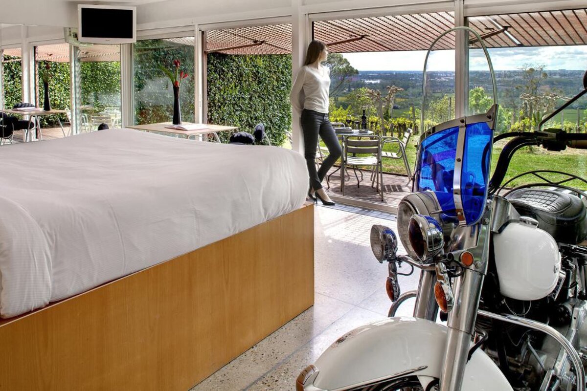 Hotel Le Saint-James Relais & Chateaux, Bordeaux Area double bedroom