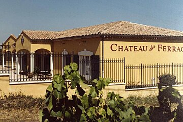the exterior of the vineyard in Provence