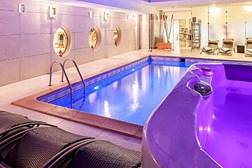 Nice Riviera Hotel, Nice  indoor swimming pool