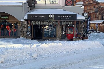 Schuss Sport ski hire shop exterior