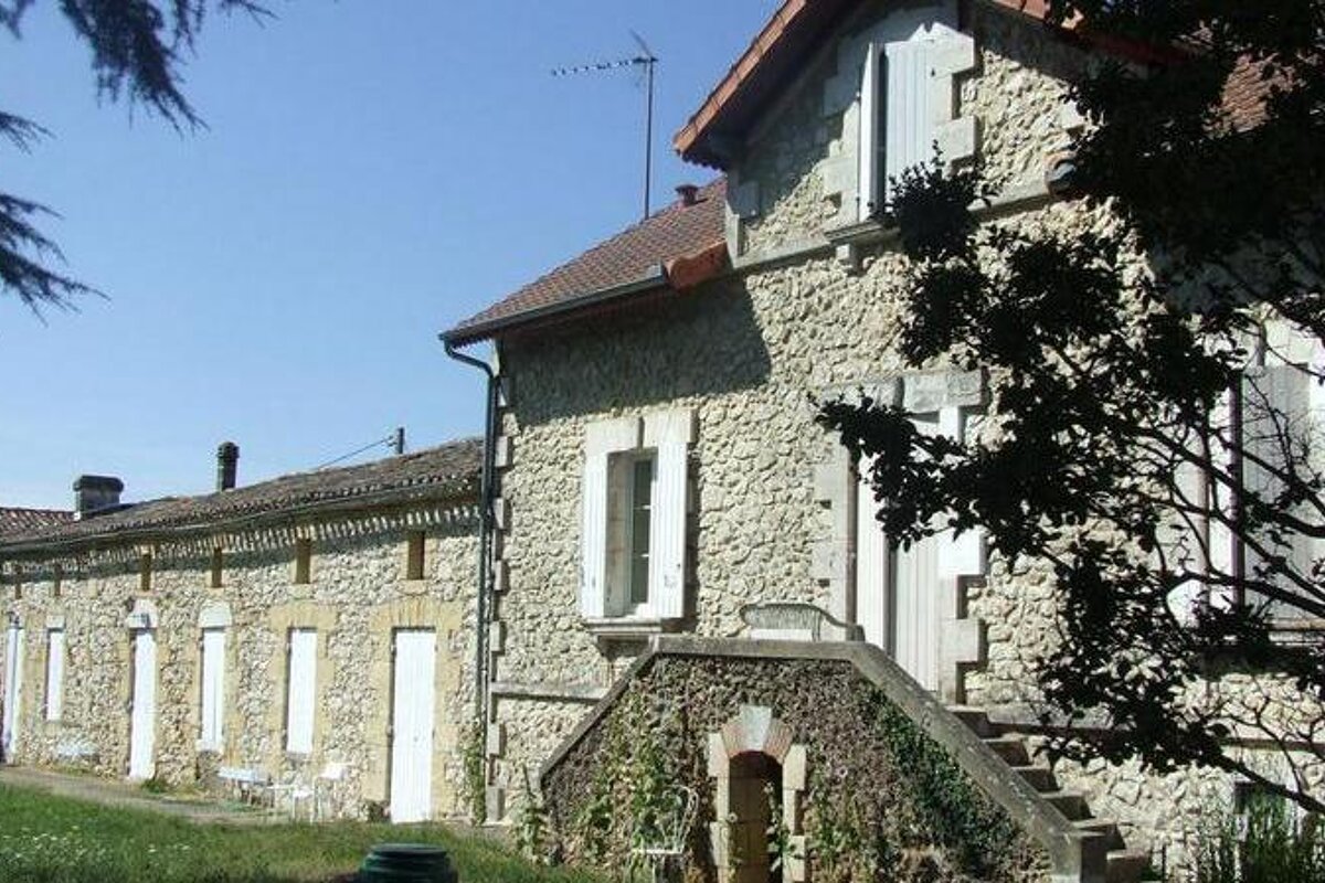 A2Z Wine Properties - Character Properties, Langon chateau
