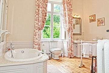 Château Lamothe du Prince Noir, Saint Sulpice et Cameyrac bathroom