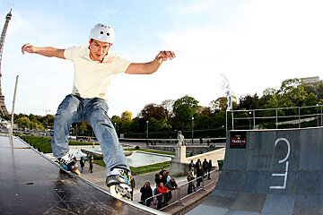 Taïg Khris on roller blades in paris
