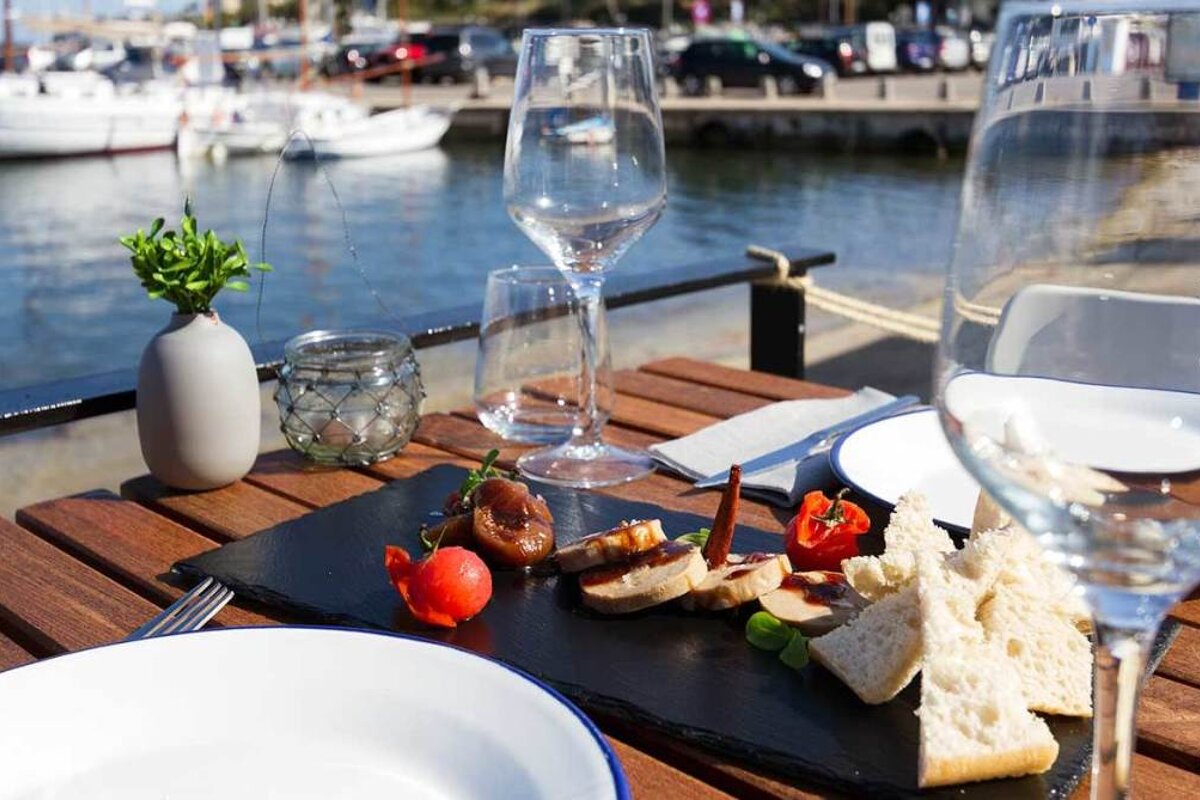 Na Petra Restaurant, Porto Petro style of cuisine