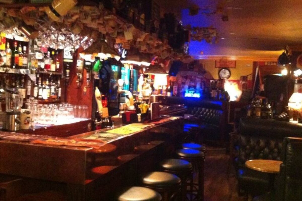 Pub Windsor, Les Deux Alpes interior