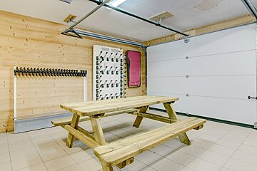 Quatre Saison Chalet, Morzine boot room