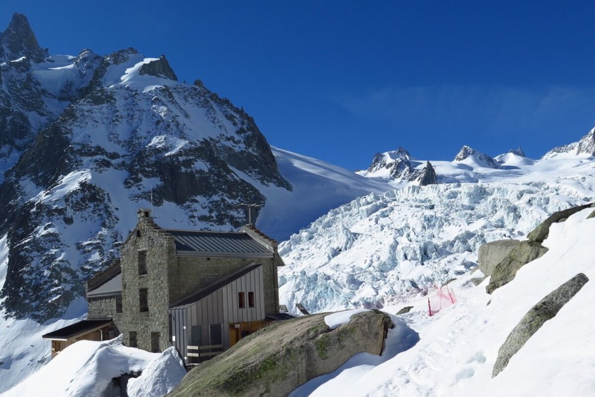Requin Hut Refuge (2516m), Massif du Mont-Blanc exterior