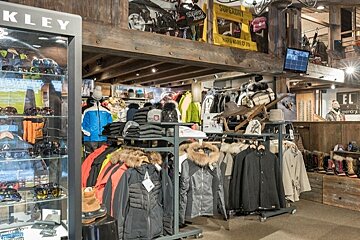 Skimium - Elpro Sports Ski Hire, Belle Plagne shop interior