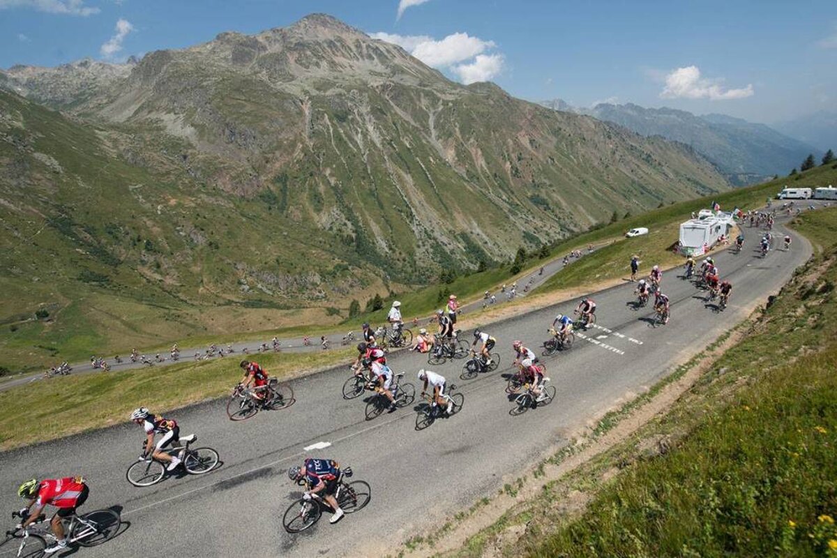 cyclists on a climb during the 2015 etape du tour