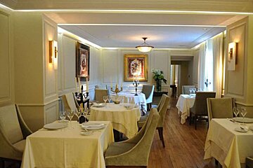 La Villa Archange Restaurant, Le Cannet interior