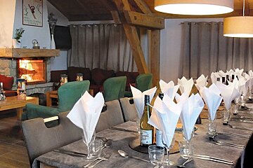Rikiki Chalet, Courchevel Moriond 1650 dining area
