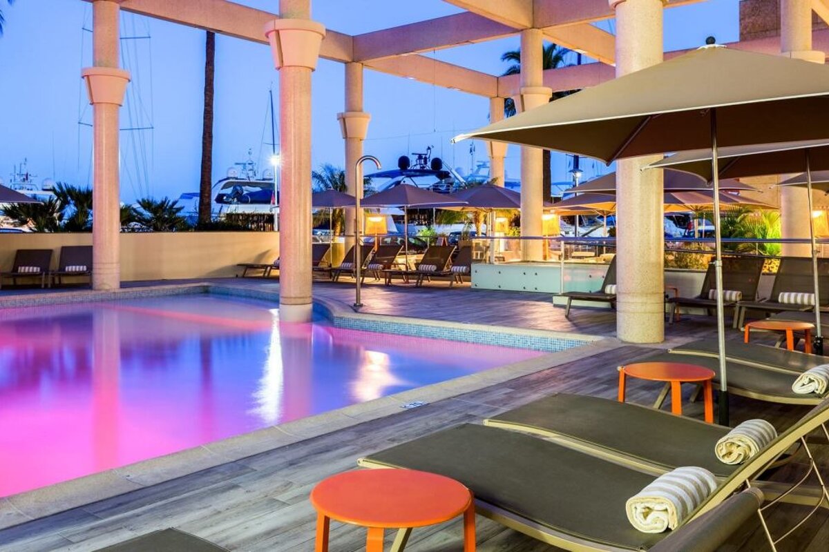 Riviera La Porte de Monaco Hotel, Cap-d'Ail outdoor swimming pool