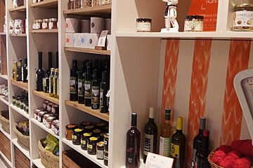 some shelves in a store serving foodstuff in Mallorca