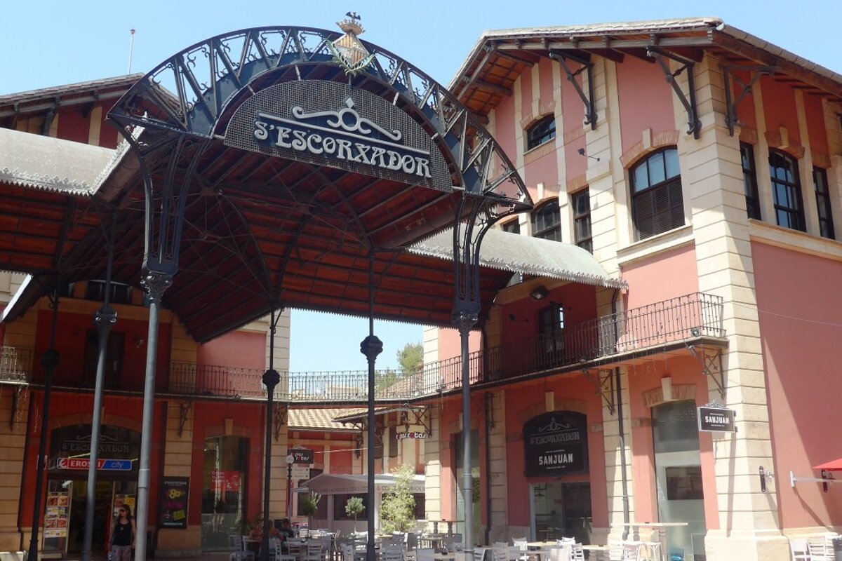 the outside of san Juan market