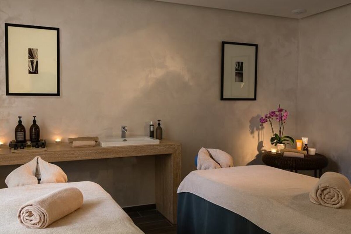Chateau de Mirambeau, Bordeaux Area treatment room