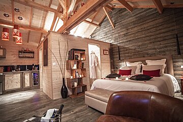 D'Emilion de Sens, Bordeaux Area double bedroom