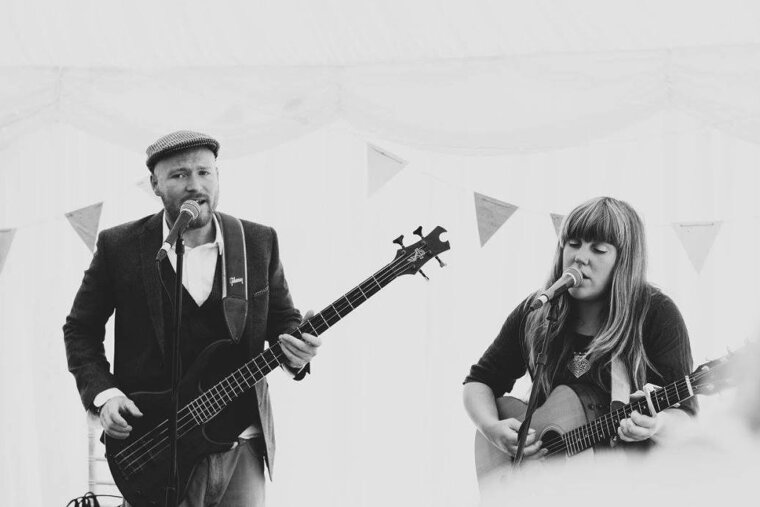 Daisy B & Tom / Al Jones Live Music at La Taverne, Meribel
