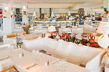 La Co(o)rniche Restaurant, Pyla-sur-Mer interior