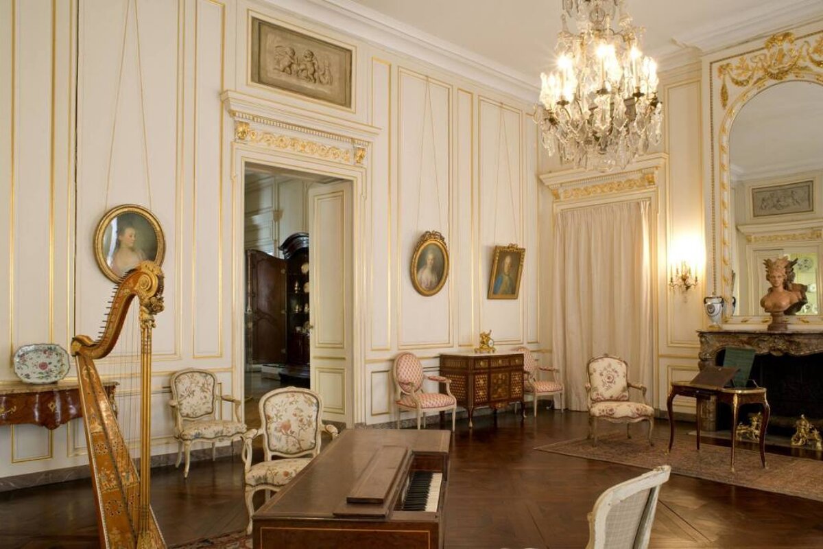 Musee des Arts Decoratifs, Bordeaux