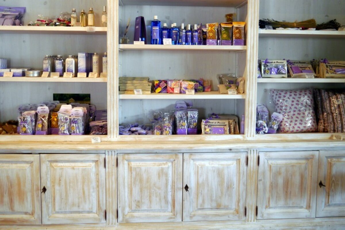 Les Agnels Organic Lavender Boutique
