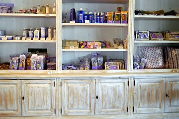 Les Agnels Organic Lavender Boutique