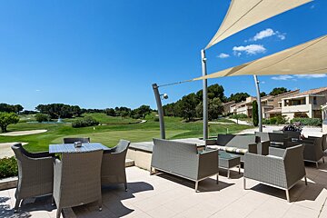 Provence Country Club Studio Apartment, Luberon terrace