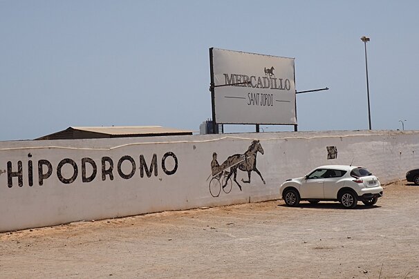 the exterior of the sant jordi hipodromo