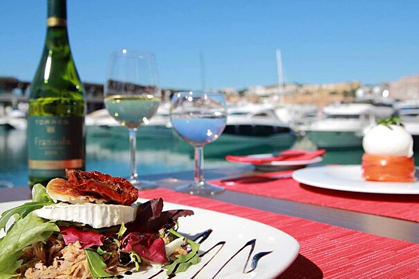 Trattoria Vino del Mar Restaurant, El Toro (Port Adriano) style of cuisine