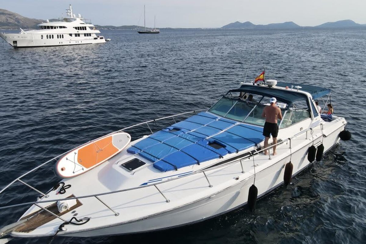 9 Person Motor Boat, Port de Pollenca (Puerto Pollensa)