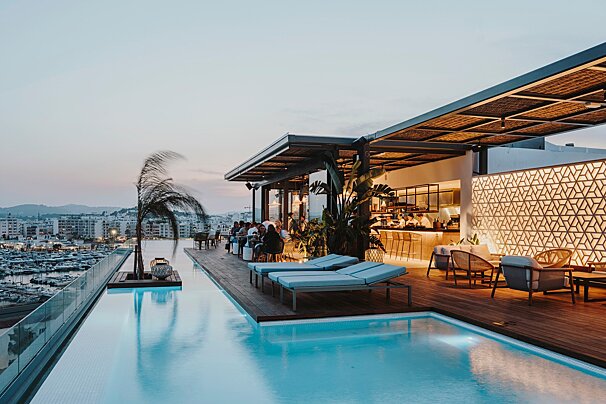 Best 5 rooftop bars in Ibiza