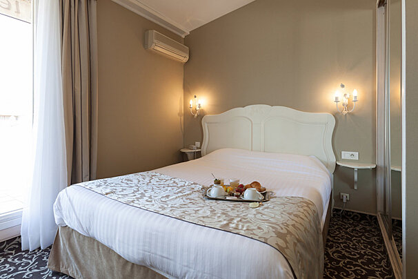 Hotel des Augustins, Aix-en-Provence double bedroom