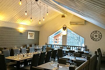 La Flambee Restaurant Pizzeria, Meribel interior