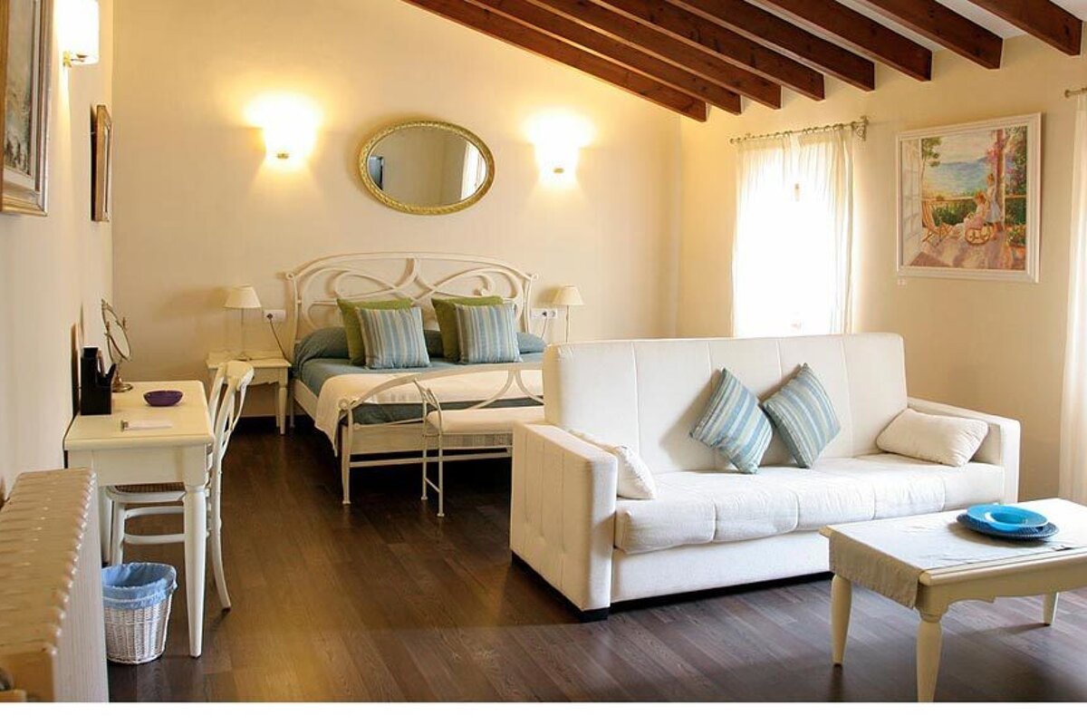 Ca'n Abril Hotel, Soller family room