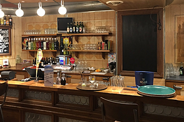 Le Chalet de Maitre Kanter Restaurant, Belle Plagne bar