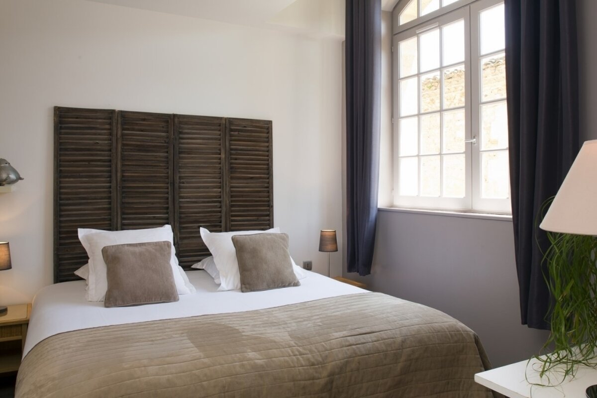 Le Pre Galoffre Hotel, Nimes double bedroom