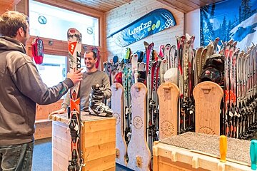 Skimium - Hameau Sports Ski Hire, Meribel - Mottaret shop interior