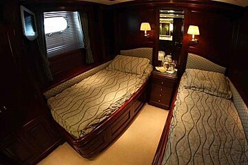 Benetti 100' 30m Motor Yacht, Ibiza cabin
