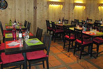 Cafe Peclet Restaurant, Val Thorens interior