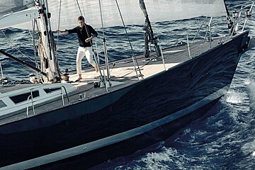 Eddie Redmayne sails around Ibiza