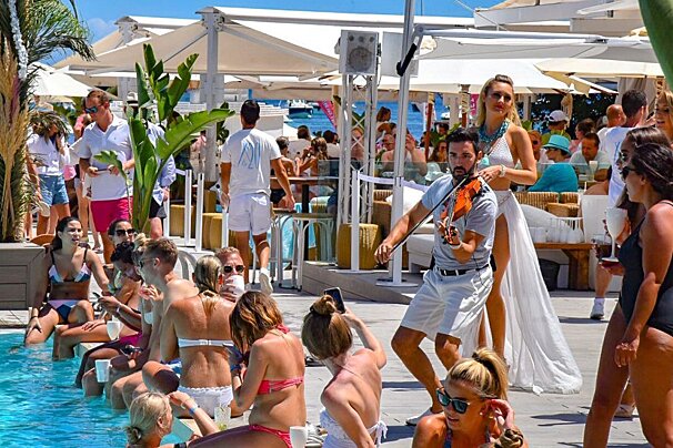 Nikki Beach Champagne Brunch 2019 Review