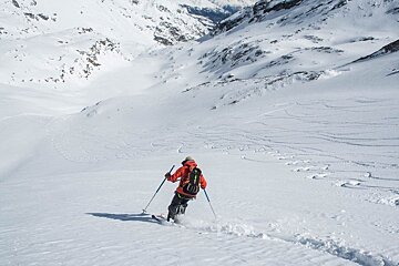 Why you should go heliskiing in this spring 2018