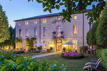 Chateau Talaud B&B, Carpentras terrace