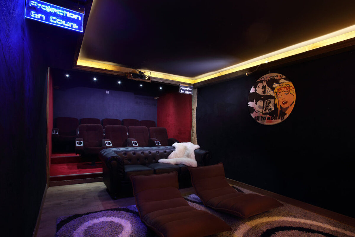 Purple Chalet, Les Menuires cinema room
