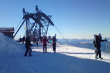 a ski lift in les arcs