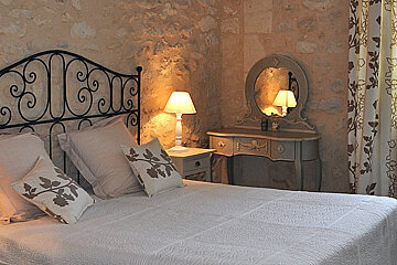 Domaine du Mayne, Frontenac double bedroom