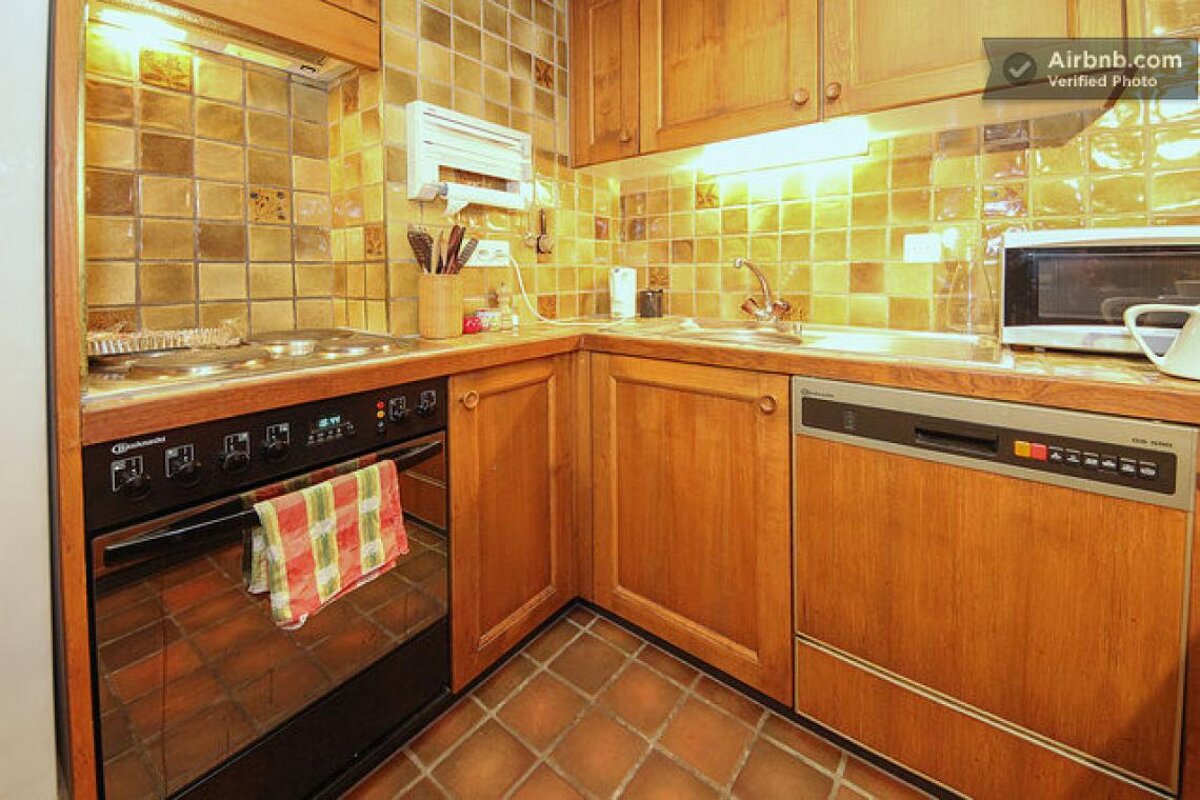 An airbnb.com verified photo of a kitchen